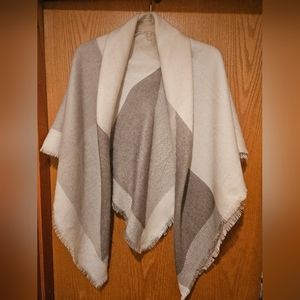 Laura Conrad large Shawl